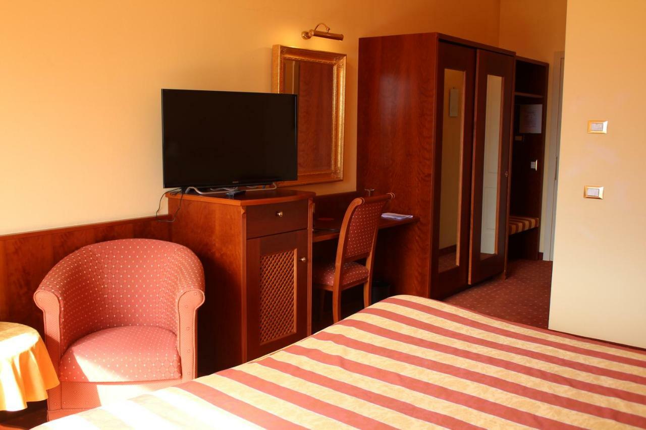 Hotel La Dolce Vita Cavaion Veronese Luaran gambar